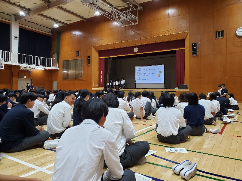 総会　体育館アリーナ座 
